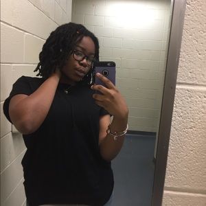 Meet your Posher, Tia